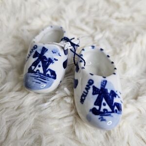 Blue and White Mini Ceramic Shoes. Trinket